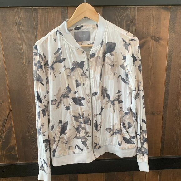 B. Young Llisa Bomber Jacket Size M - Picture 1 of 4